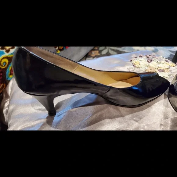 GUC 1970 Vintage designer Patient leather pump  7  3" heel - Picture 6 of 9